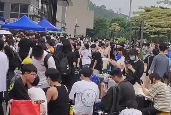 向广东打工者致敬：电子厂、机械厂、制衣厂上班12小时BB电子 BB游戏还要上夜班(图7)