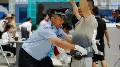 BB电子 BB电子官网南博特写 这10年他们仍在坚守_新华网(图5)