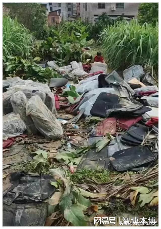 BB电子 BB平台福州暴雨箱包厂损失惨重！老板崩溃称损失300万：钱是贷款来的(图3)