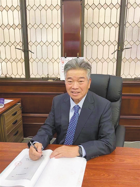BB电子第一个走过罗湖桥的港商：与特区成长是我一生的荣耀(图1)