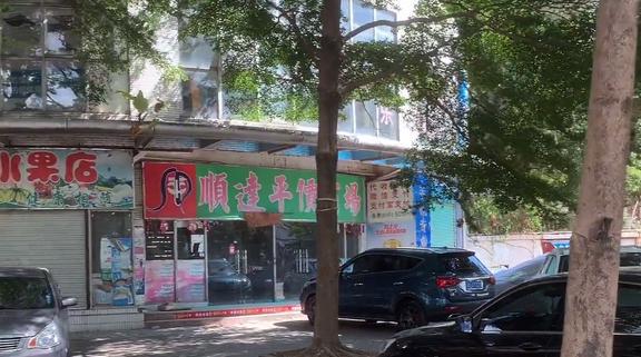 东莞黄江：10万人厂撤离商业街全部关门一铺难求成烫手山(图4)