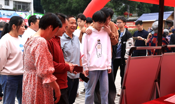 BB电子“就”在民企 “职”向未来 双牌：组织专场招聘会 搭建用工平台促就业(图2)