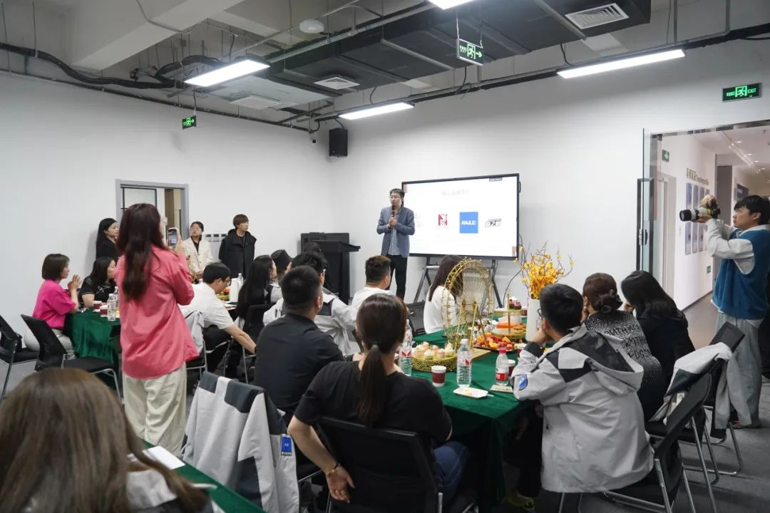 BB电子合肥箱包品类top——门店经营有秘诀游学是一剂“强心针”(图1)