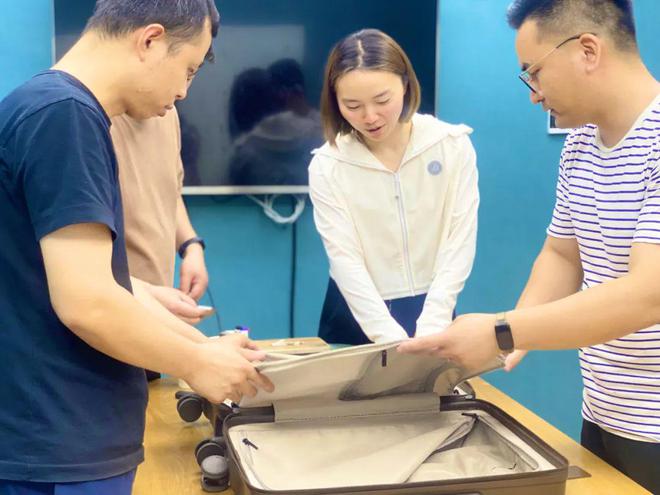 BB电子通过“上海品牌”认证松江这家企业连续7年斩获箱包类品牌第一(图6)
