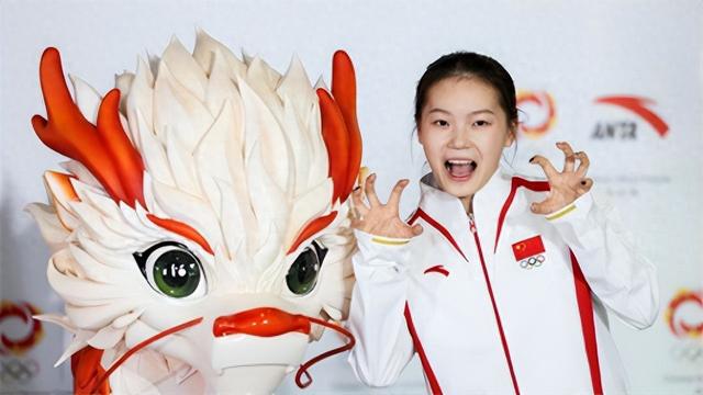 中国健儿成巴黎奥运焦点？龙纹衣服、兵马俑箱包让艺术与技术结合BB电子(图1)